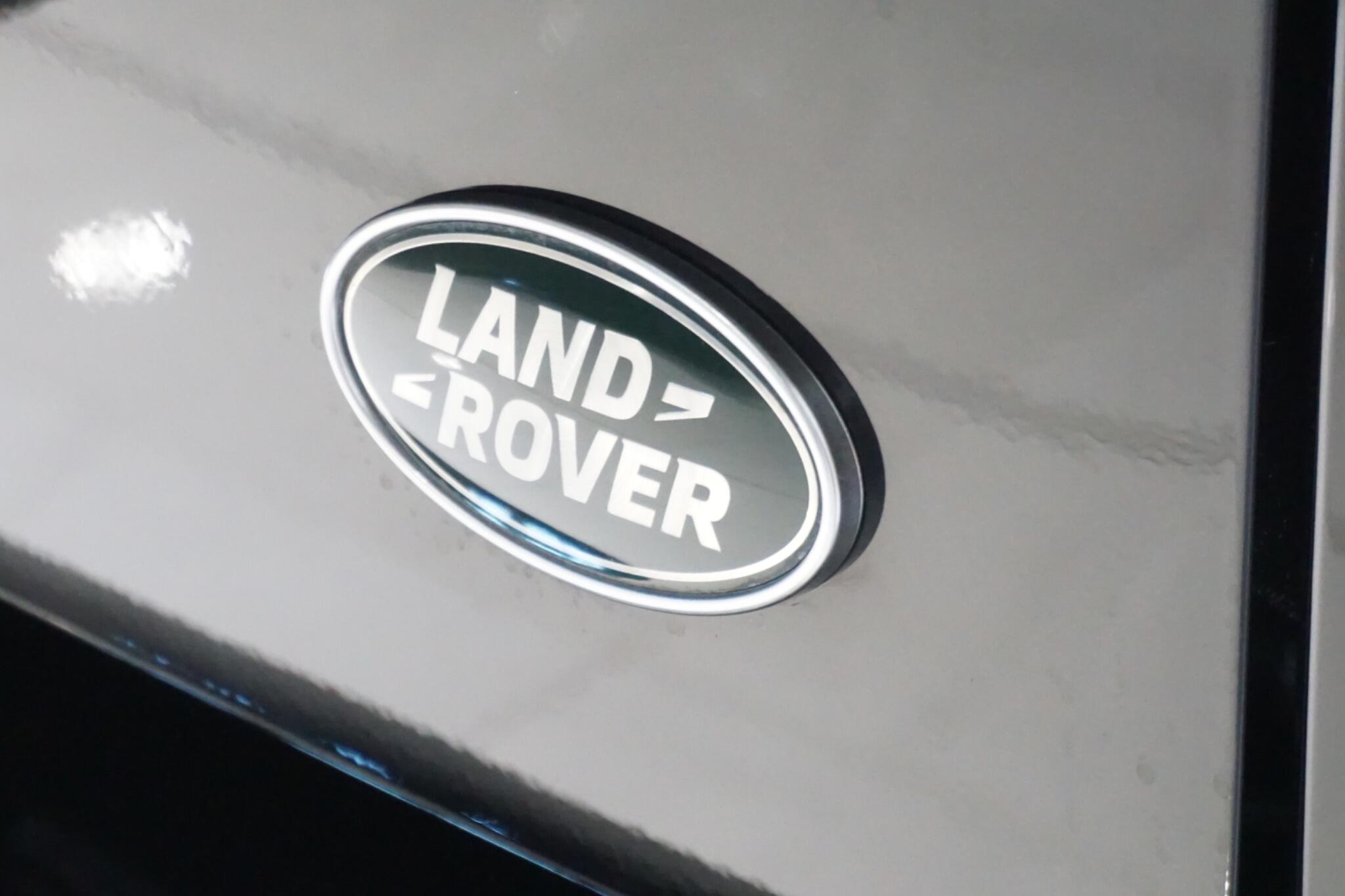 Land Rover Defender 90 3.0 D250 MHEV SE Hard Top SUV 3dr Diesel Auto 4WD SWB Euro 6 (s/s) (250 ps)